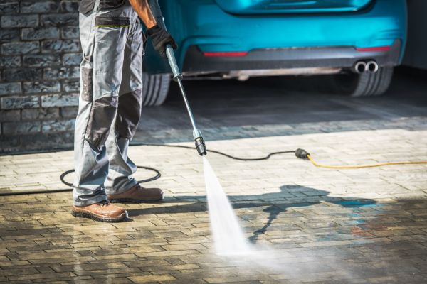 Driveway Pressure Washing in Kirkland