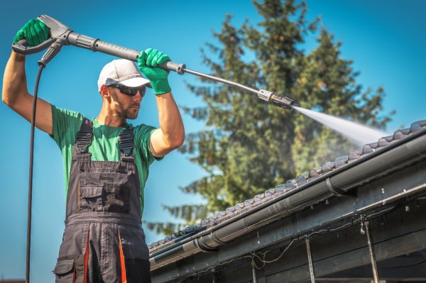Gutter Washing in Kirkland