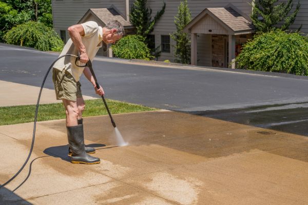 Concrete Pressure Cleaning in Kirkland