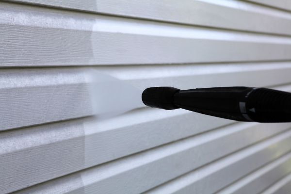 Condo Siding Power Washing in Kirkland