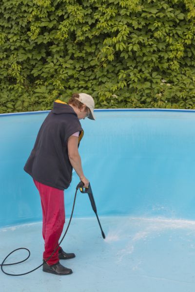 Pool Pressure Washing in Kirkland
