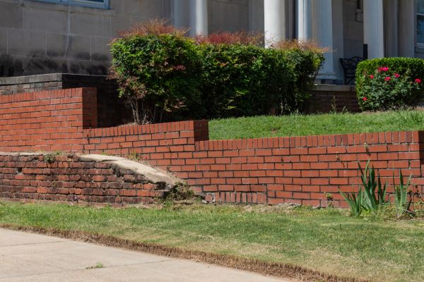 Retaining Wall Cleaning in Kirkland