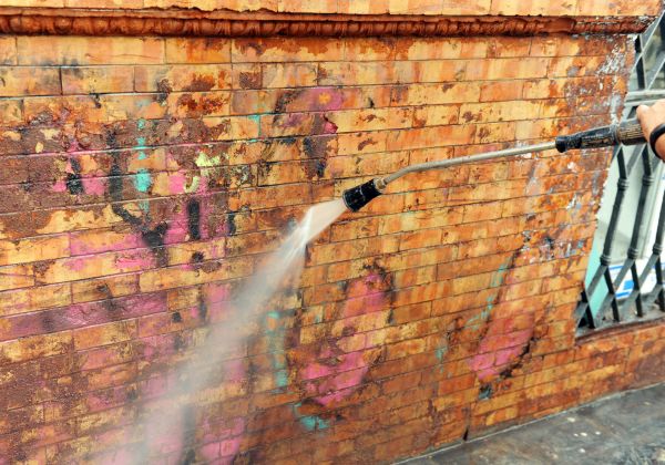 Brick Graffiti Cleaning in Kirkland